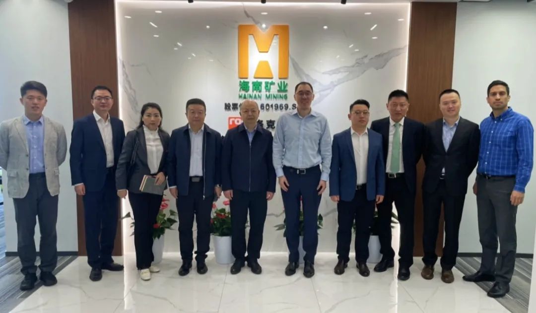 中国能建易普力公司客人到访GA黄金甲上海中心