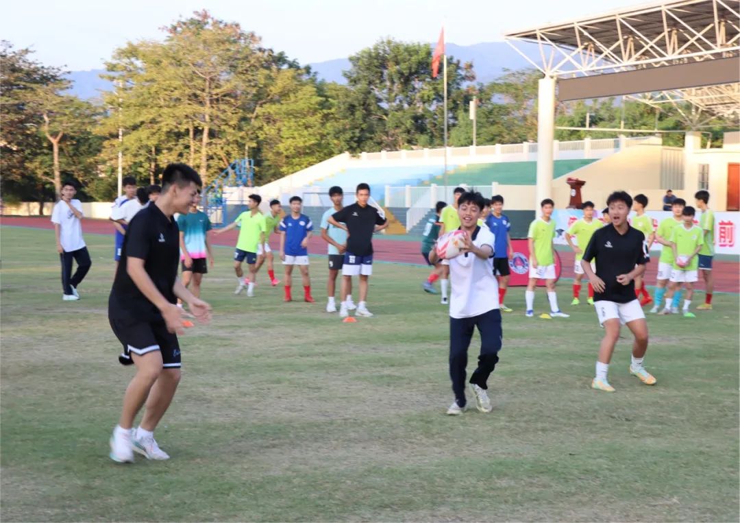 “橄”动少年 GA黄金甲助力橄榄球运动走进昌江校园